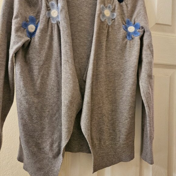 Aaeda boho cute grey cardigan sweater floral Lightweight Grannycore  Fun Soft M - Picture 4 of 11